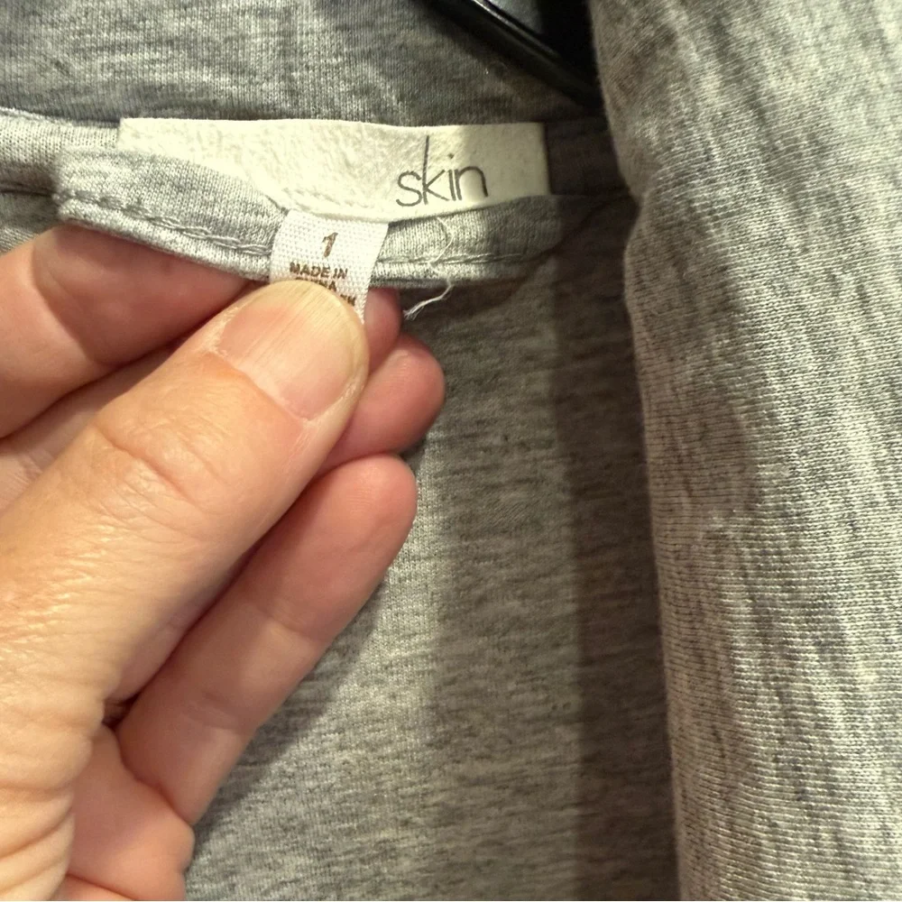 Skin Quilted Gray Robe - Picture 4 of 4